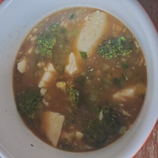 ブロッコリーと大根菜と豆腐のカレースープ